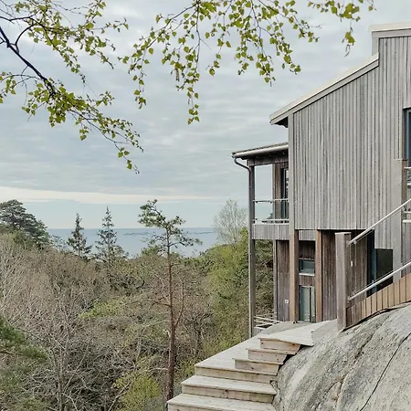 Feriehus Modern On Rock At Kjerringvik